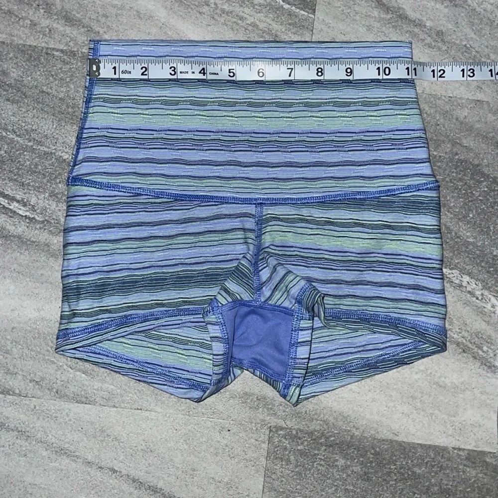 Lululemon Athletica Women's Boogie Shorts Roll Down Waist Space Dye Blue Size 4